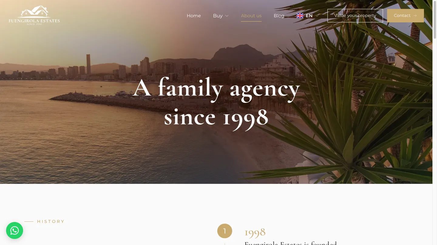 Nueva página Quiénes somos: A family agency since 1998, sobre un atardecer en la costa de Fuengirola